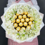 Букет из конфет Ferrero Rocher и и альстромерии — вид 4